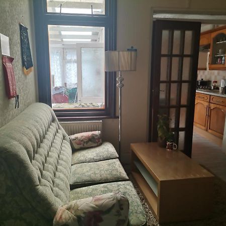 Double Room Available- London Seven Kings Seven Kings Train Station Ilford Exterior photo